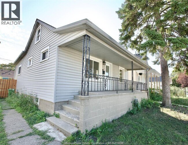 Photo - 1636 Cadillac St
