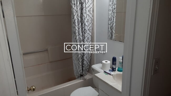 Photo - 22 St Cyprians Pl Unidad 1L