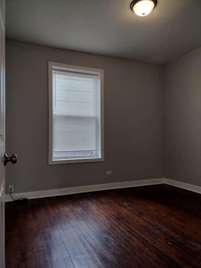 Photo - 1415 W 66th St