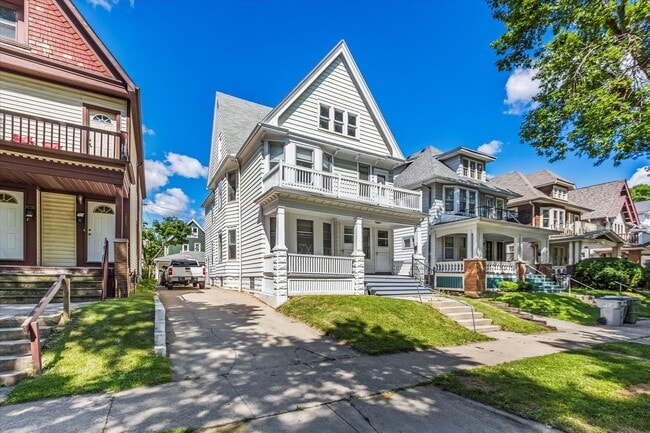 Photo - Frederick Upper Flat with 2 bathrooms!