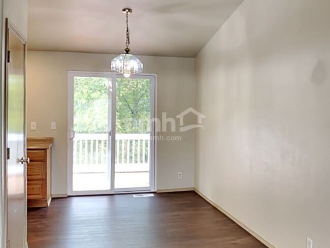 Photo - 1102 Merea Ln