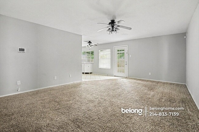 Photo - 423 Southlake Dr