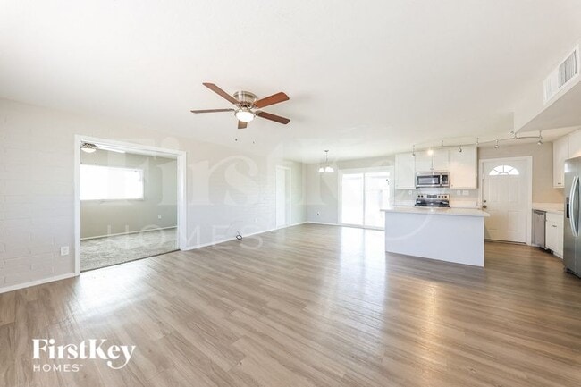 Photo - 5037 W Krall St