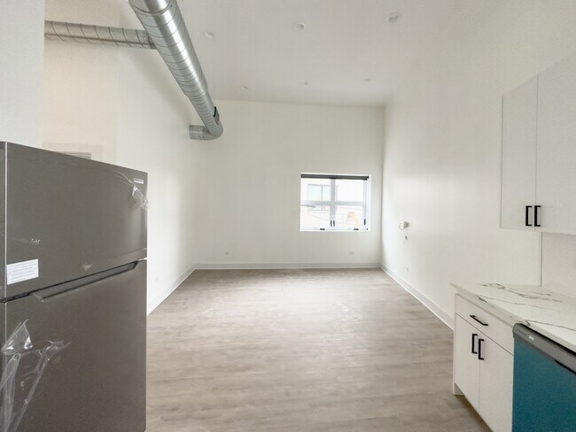 Photo - 4731 N Western Ave Unidad 102