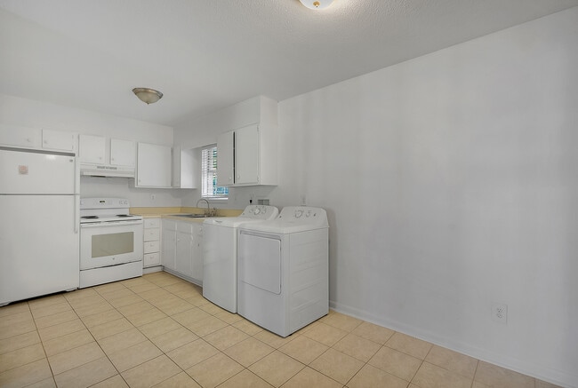 Photo - Rebecca Manor