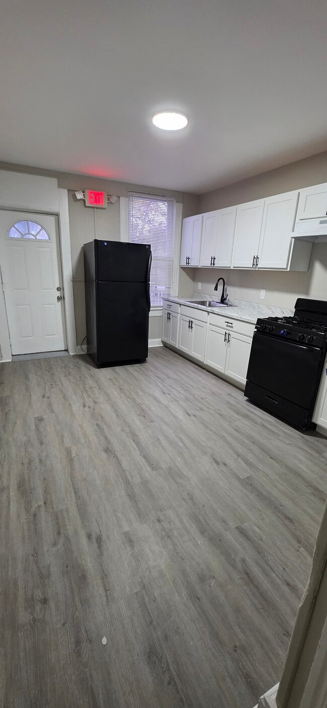 Photo - 311 N Calhoun St