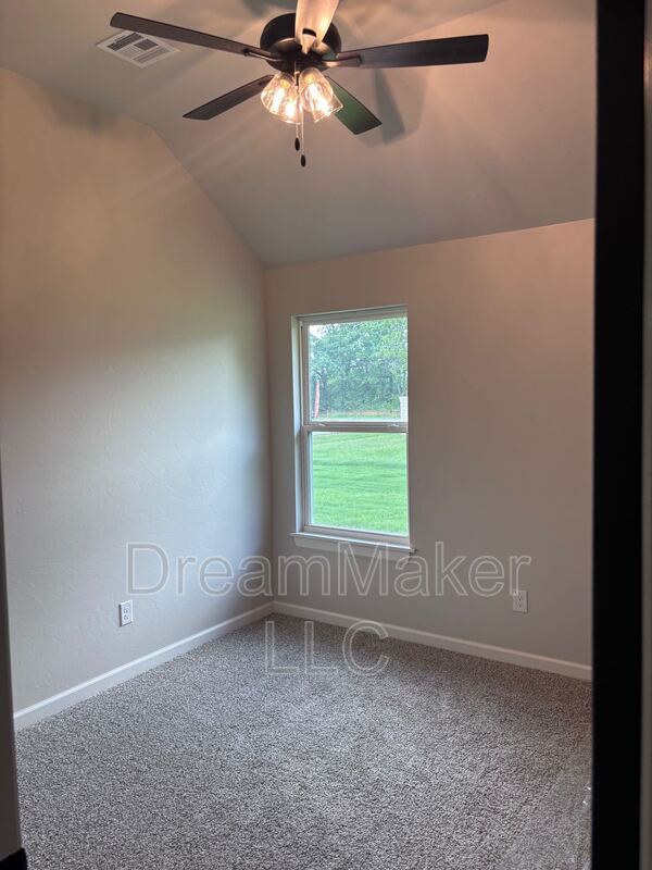 Photo - 103 Trimble Dr