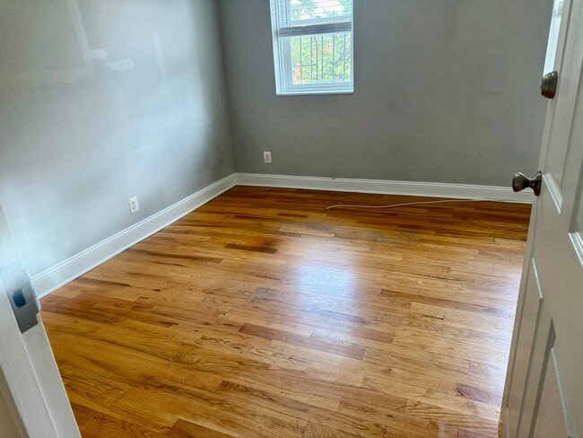Photo - 1431 John St Unit 2R