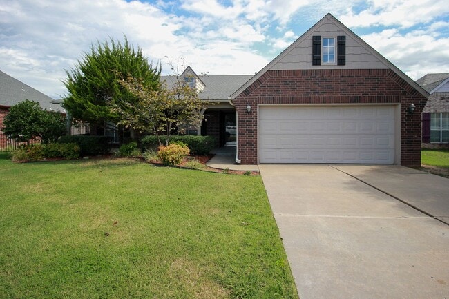 Photo - Darling Home In Jenks Schools!