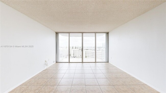 Building Photo - 18011 Biscayne Blvd Unit 903 Rental