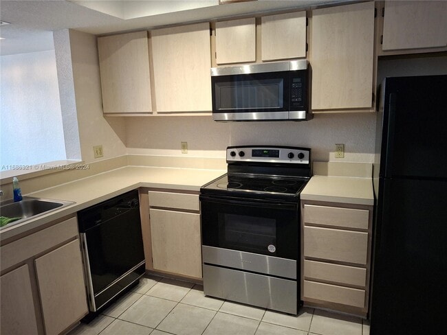 Photo - 735 SW 148th Ave