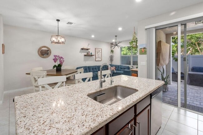 Photo - 8813 Via Mar Rosso