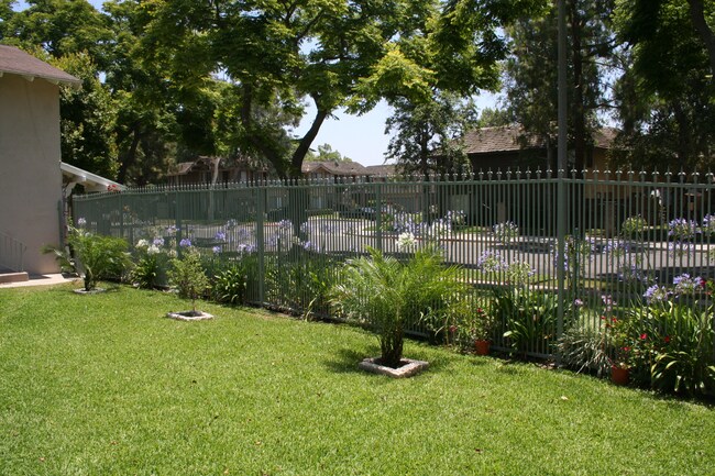 Photo - Sherwood Gardens Apartments