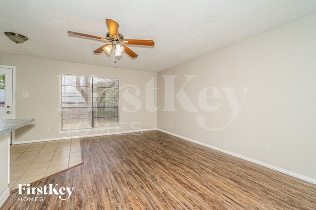 Photo - 6403 Redwood Ln