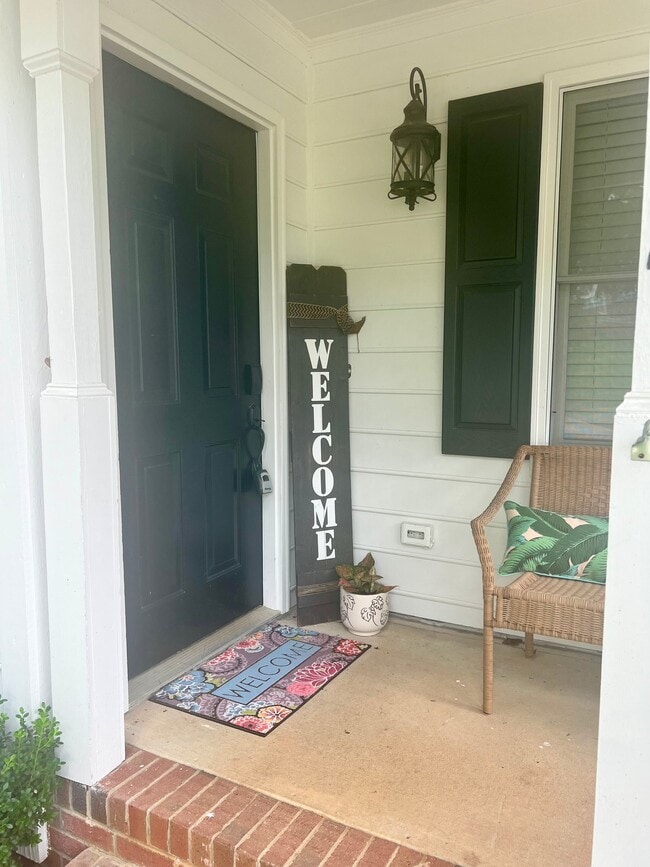 Photo - 2112 Leadenhall Way