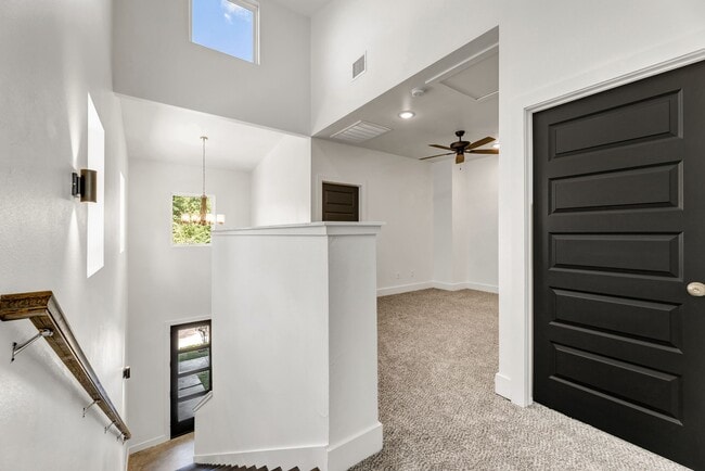 Photo - 205 Lynn Dr