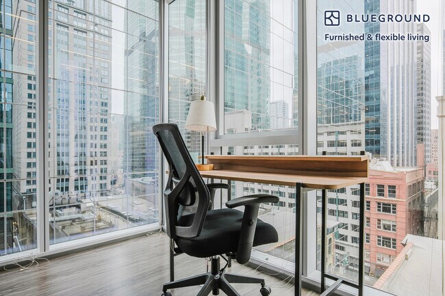 Photo - 215 W Lake St Unidad FL11-ID1179