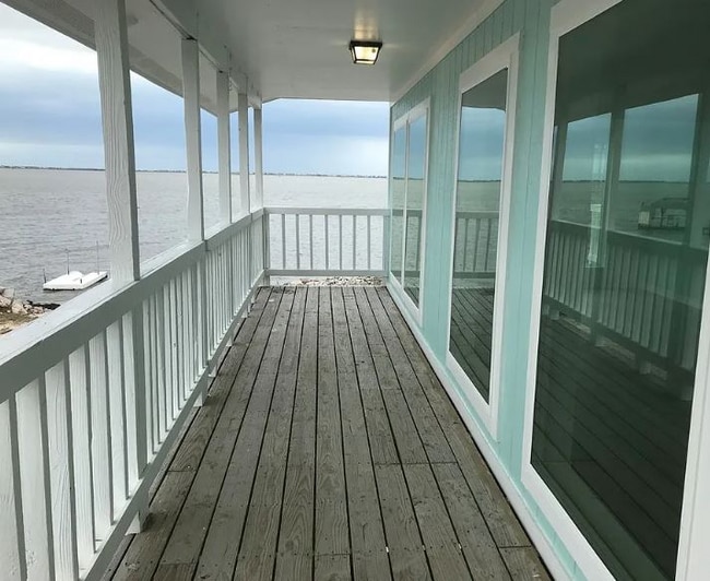 Photo - 3021 Laguna Shores Rd