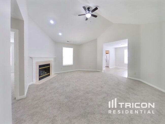 Photo - 910 S Shore Ct