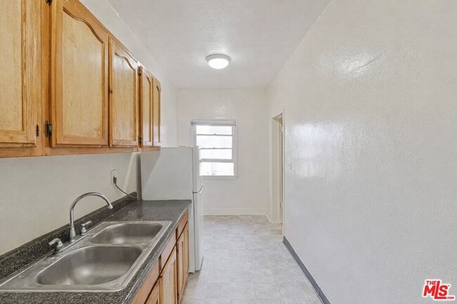 Photo - 400 S Kenmore Ave Unit 300