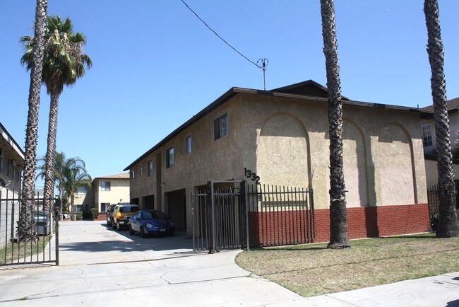 Photo - 1332 S Greenwood Ave Apartments