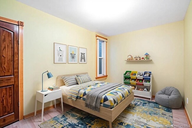 Photo - 71-20 68th St