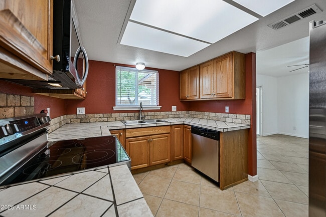Photo - 1503 E Florian Ave