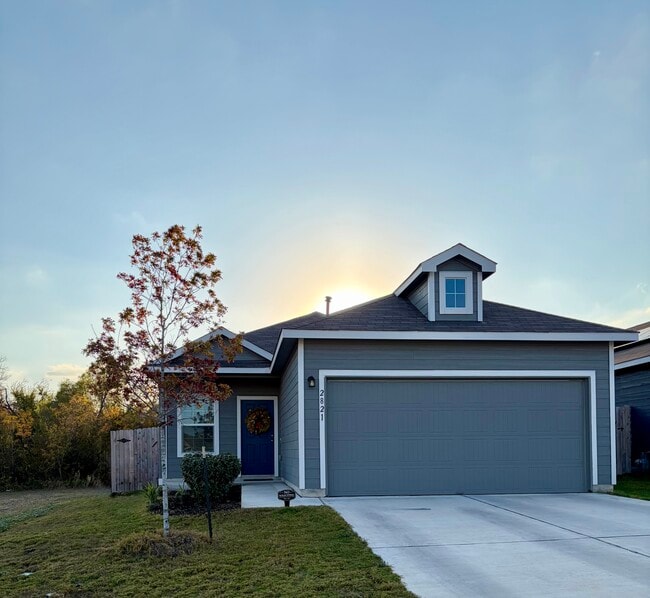 Building Photo - 2821 Dezmond Diamond Ct