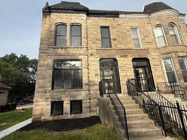 Building Photo - 7626 S Normal Ave Unit 3