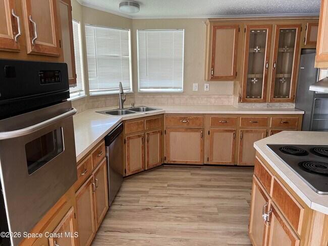 Photo - 2395 Coconut Palm Dr