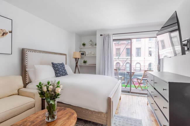 Photo - 328 W 11th St Unit FL2-ID1053013P