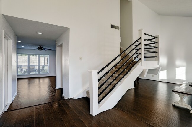 Photo - 121 Misty Brook Ln
