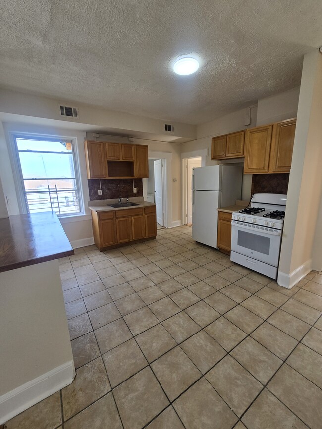 Photo - 526 S 15th St