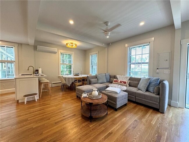 19 Walnut St Unit 4