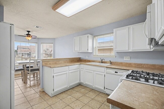 Photo - 454 Lost Rock Dr