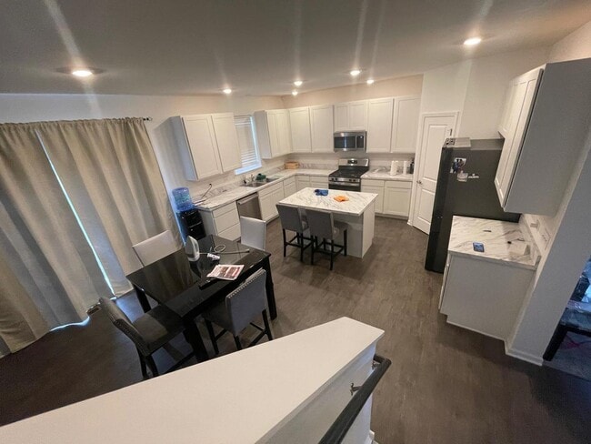 Photo - 1464 Collins St