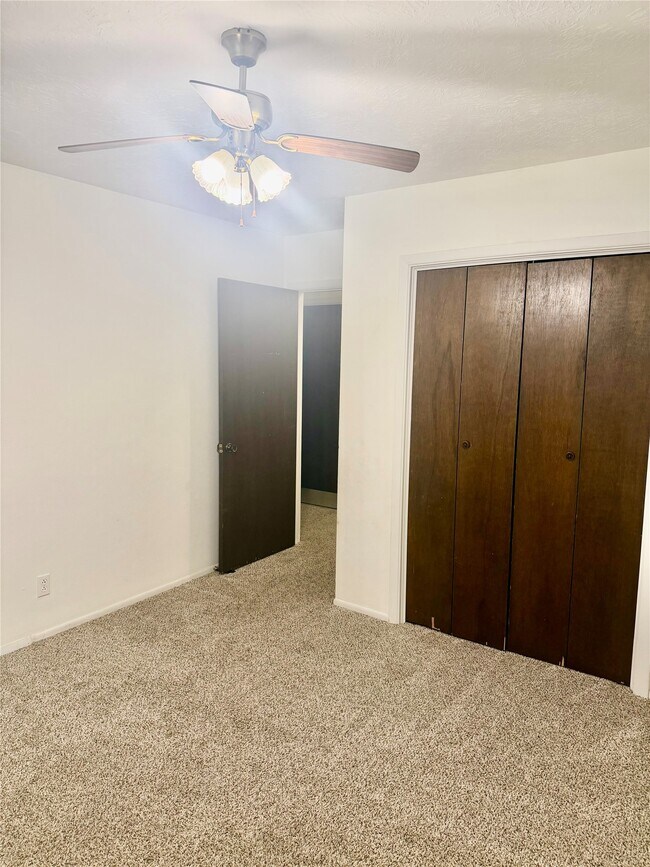 Photo - 501 E Oak St