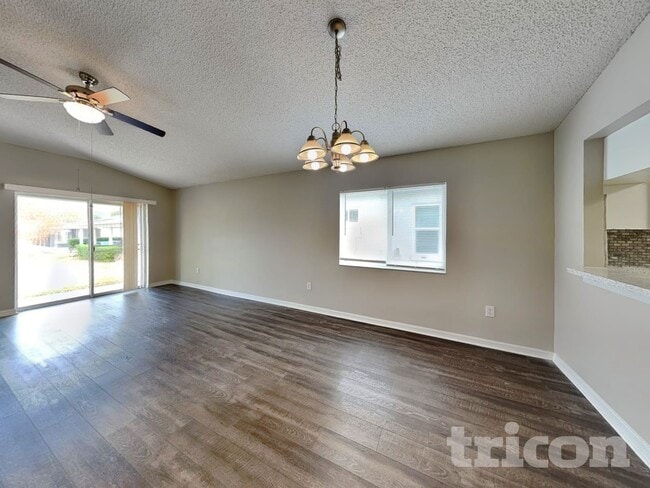 Photo - 533 Scarlet Maple Ct