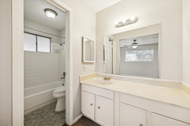 Photo - 7323 Wovenwood Ln