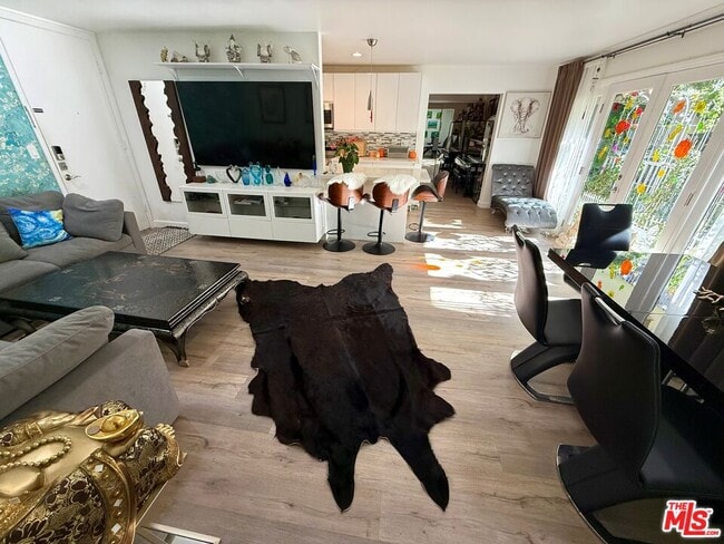 Building Photo - 843 4th St Unit 207