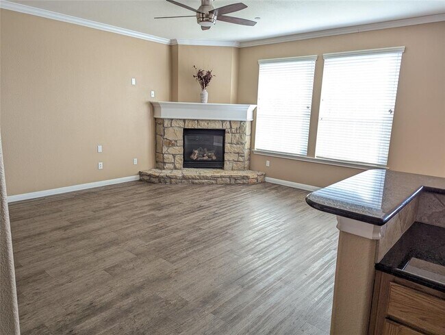 Photo - 1101 E Parmer Ln Condo Unit 309