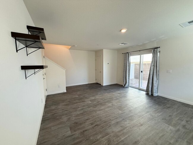 Photo - Modern Townhome Near Lone Mountain | Gated & Pool
