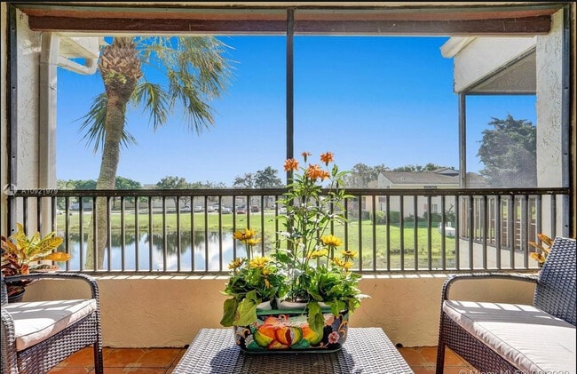 Building Photo - 7300 NW 1st St Unit 205