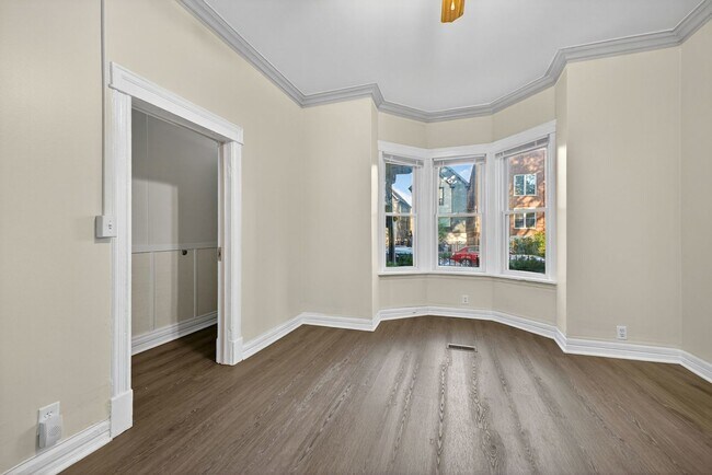 Photo - 1922 N Whipple St Unit 1