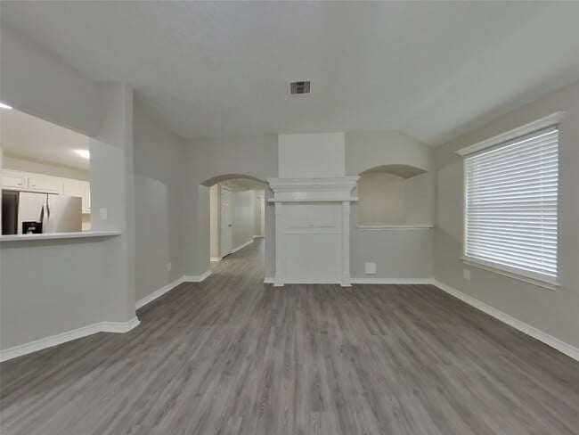 Photo - 729 Forest Ln Dr