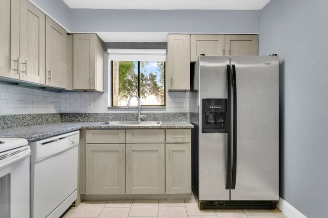 Photo - 163 Springwood Cir