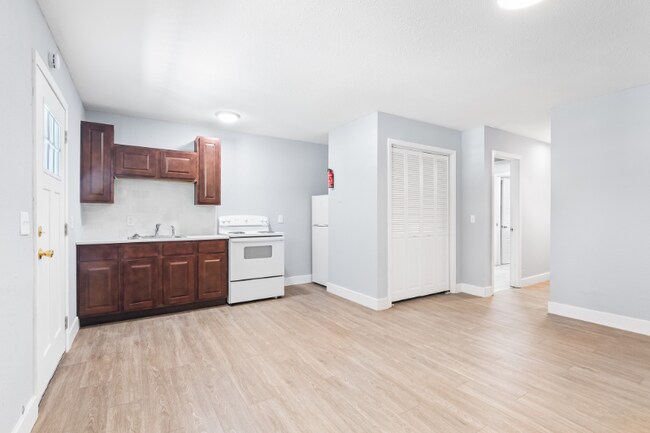 Photo - 901 N Gaskill St Unit 8