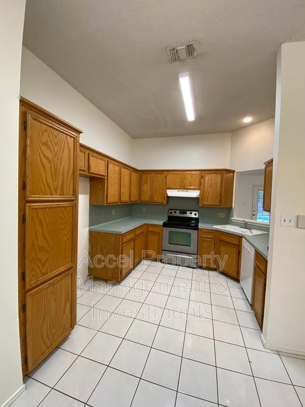 Photo - 6617 N 40th St