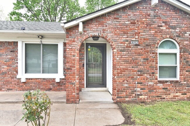 Photo - 6925 E 73rd St