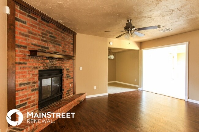 Photo - 1721 SE 8th St